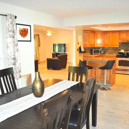Lovely 3-Bd, Walk To Bars, 9 Min Drive From Beach! Heated Pool. 劳德代尔堡 外观 照片